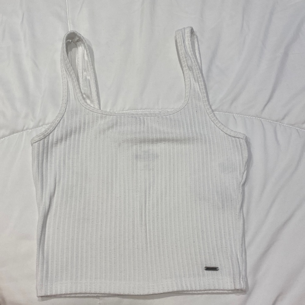 white rubbed holister tank top